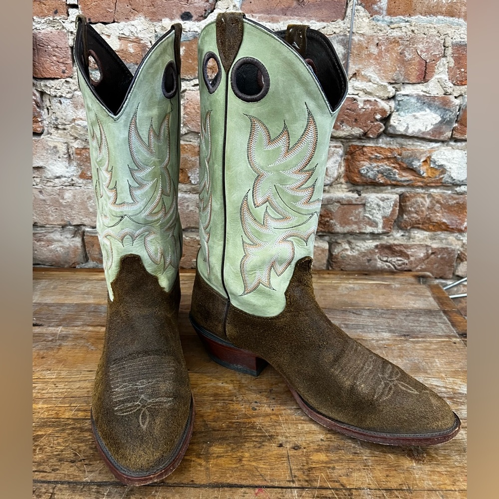 Men’s Justin boots.